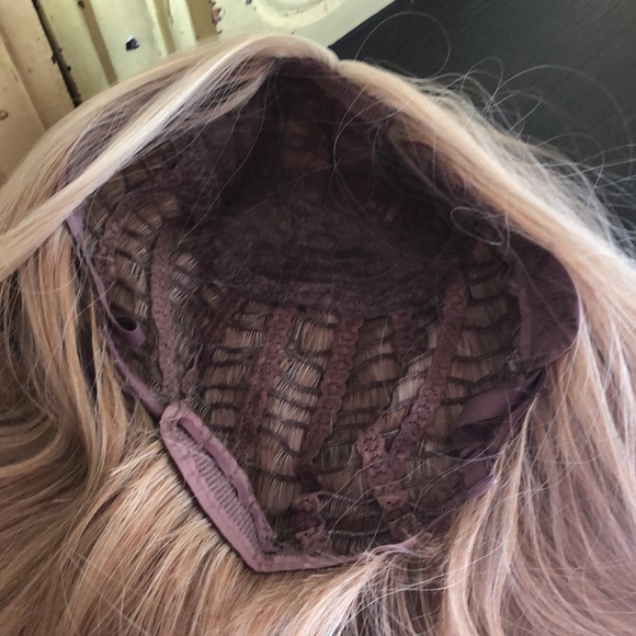 Gorgeous long Wig - Picture 7 of 8